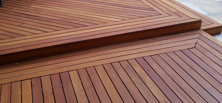 Redwood Decking Material in Cerritos, CA